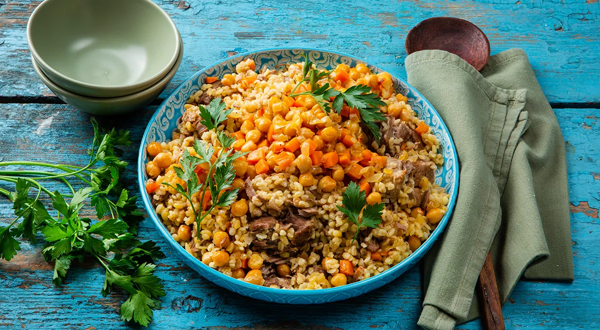 Халиса — густая каша из пшеницы и мяса (восточная кухня) с добавлением курдючного жира