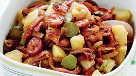 Простые рецепты с беконом и колбасой