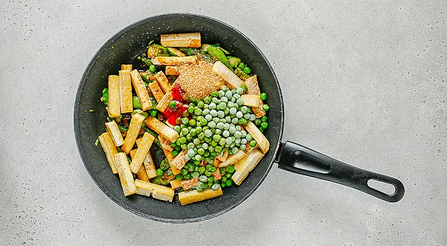 Кокосовый рис с хрустящим тофу