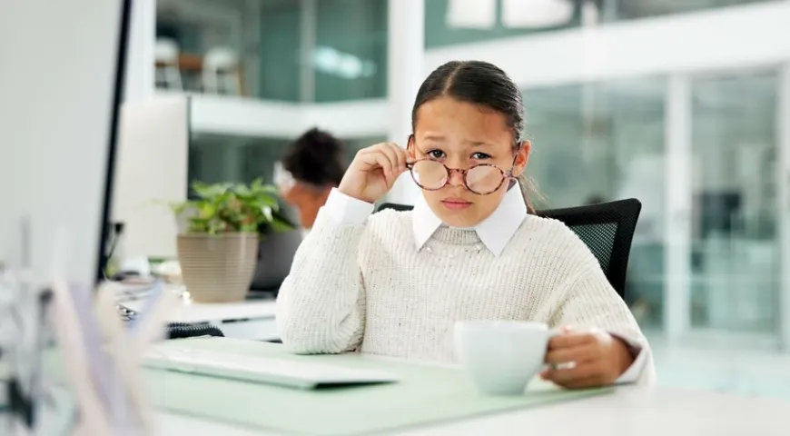 Нередко школьники начинают употреблять кофе, чтобы лучше справляться с учебными нагрузками