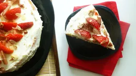 Рецепты с сыром сливочным, клубникой и орехами