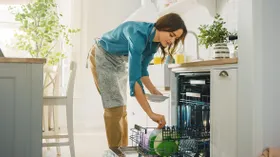Формула чистоты: как работают таблетки для посудомоечной машины