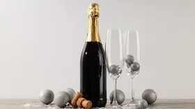 Можно ли хранить шампанское на балконе? Эксперт объяснила, что происходит с напитком при перепадах температуры