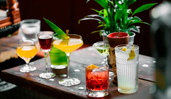 Что пить до и после застолья: аперитивы и дижестивы