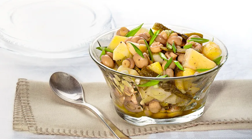 Салат с картофелем, шампиньонами и огурцами, рецепт с фото — азинский.рф