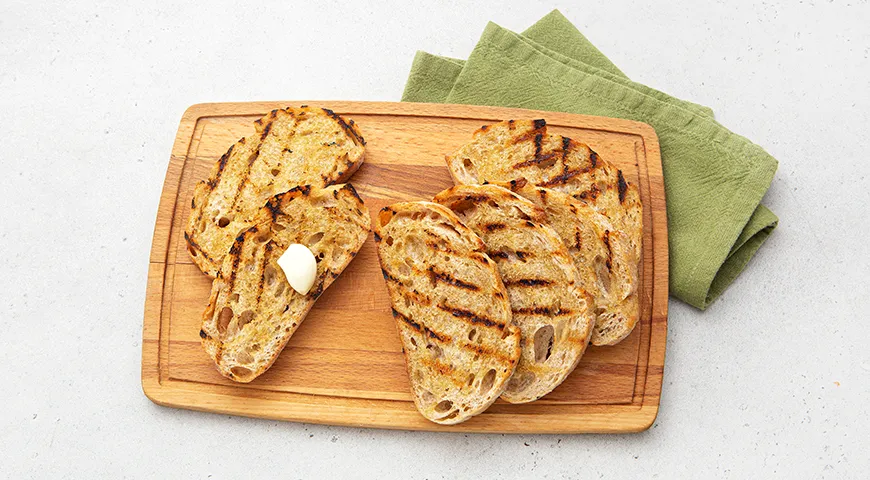 Брускетты со спаржей и Sabroso Roso