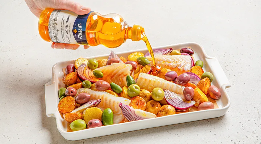 Запеченная рыба с картофелем и оливками