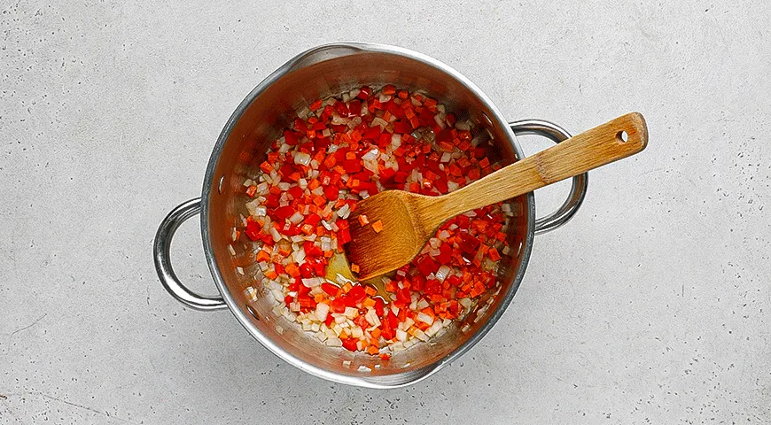 Сливочно-томатный суп с фрикадельками