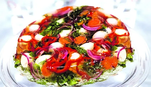 Заливное из перепелиных яиц