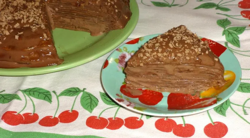 Шоколадный блинный торт