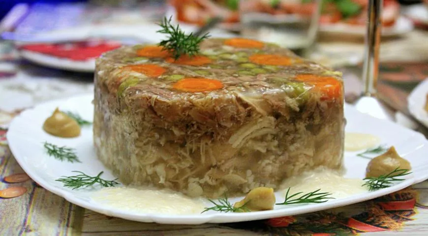 Холодец из мяса и курицы