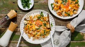 Цветная капуста с яйцом и сыром на сковороде