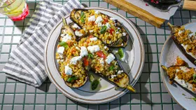 Запеченный баклажан с булгуром и брынзой