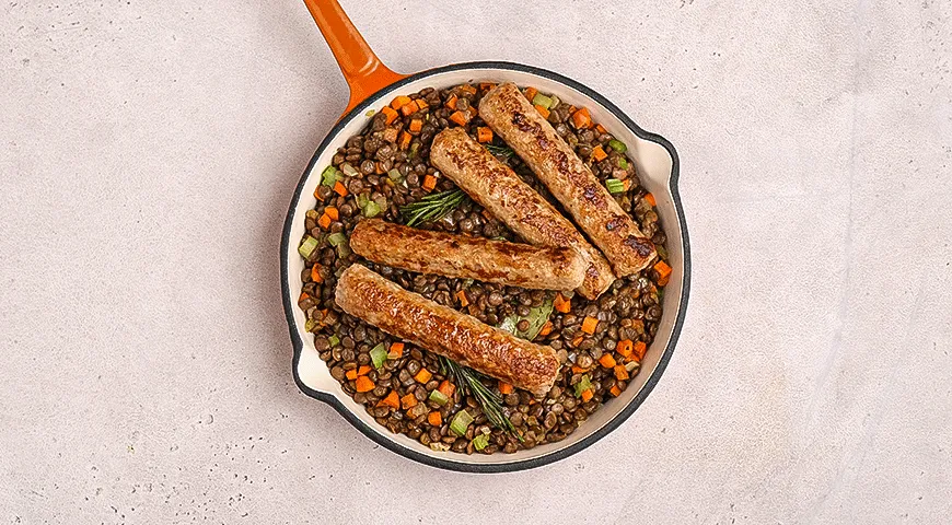 Чевапчичи с чечевицей