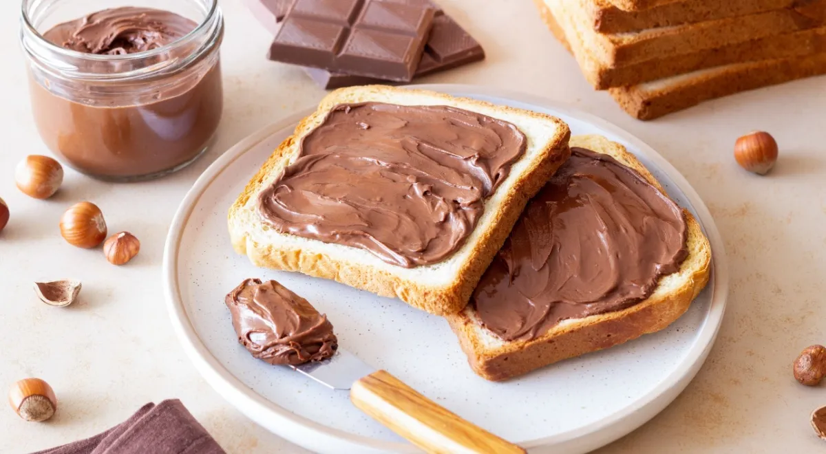 Бутерброд с шоколадной пастой