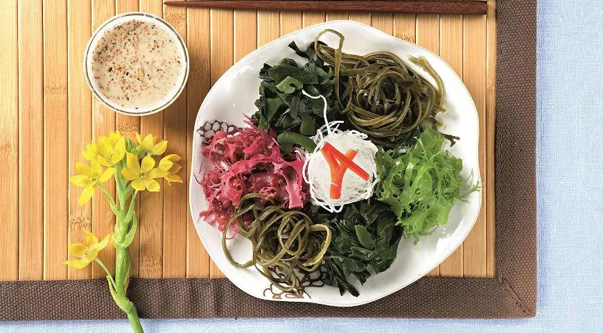 Рецепт салата из водорослей (вместо красных водорослей тосака возьмите филлофору)