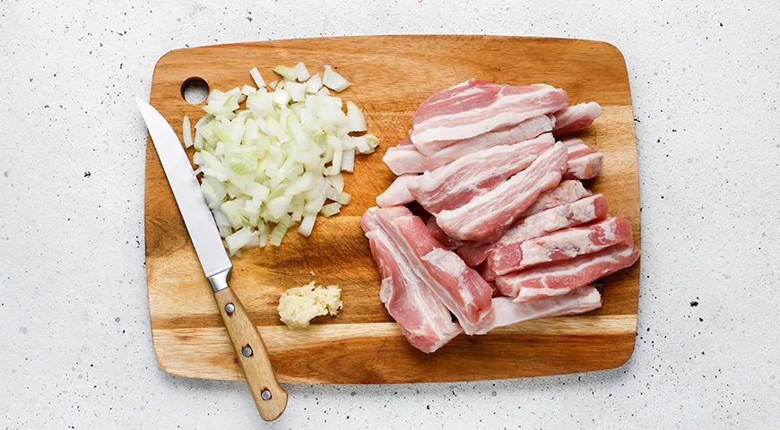 Свиная грудинка в пиве на сковороде