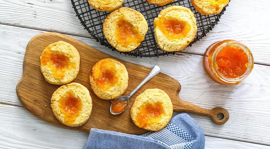 Песочное печенье с абрикосовым вареньем
