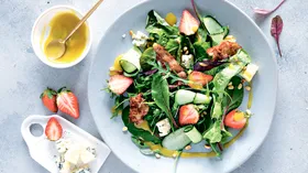 Рецепты с сырами с плесенью и ягодами