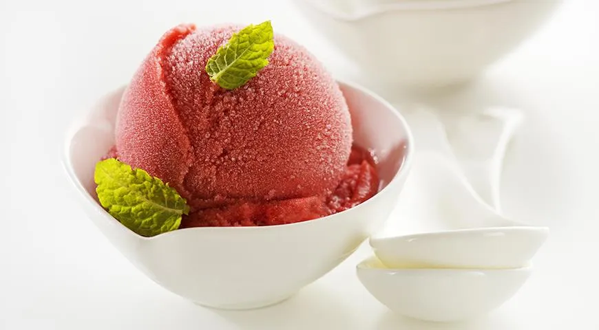 Клубнично-яблочное мороженое на агар-агаре