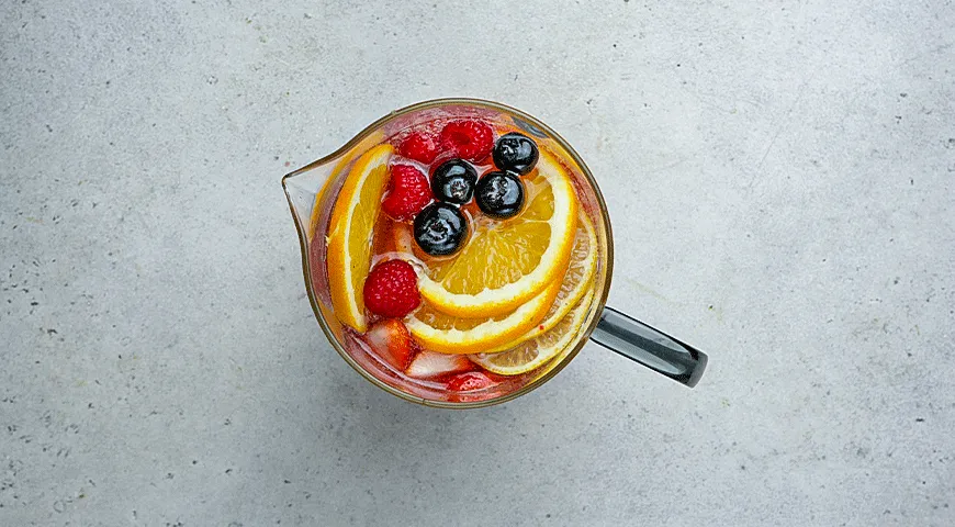 Коктейль «Весенняя сангрия»