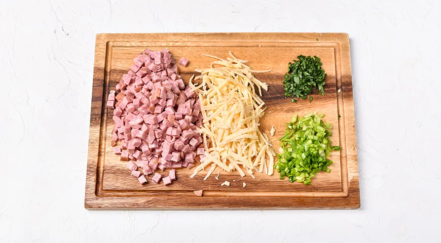 Заливной пирог с колбасой