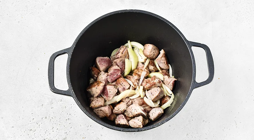 Жаркое по-деревенски со свининой