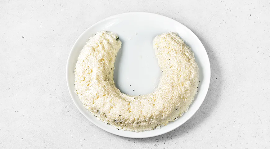 Новогодний салат «Подкова на счастье»