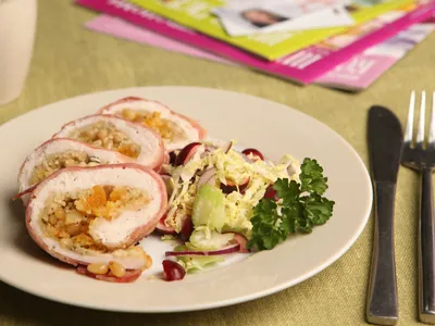 Обеды на работе – рецепты рулет из куриного филе 