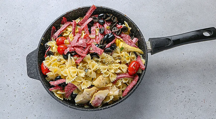 Запеканка с салями и оливками по-средиземноморски