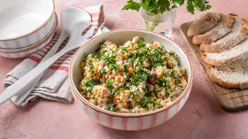 Оливье с крабовыми палочками