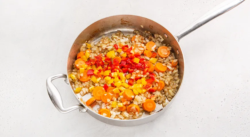 Мексиканское рагу с мясом, овощами и фасолью