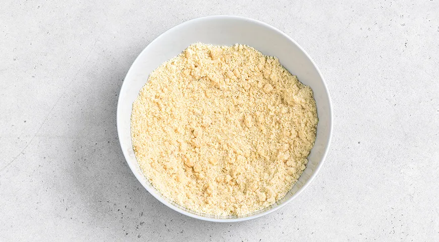 Яблочный пирог по-немецки с орехами