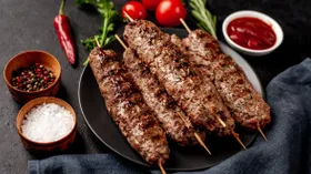 Готовим люля-кебаб в духовке: 5 классных рецептов и дюжина советов