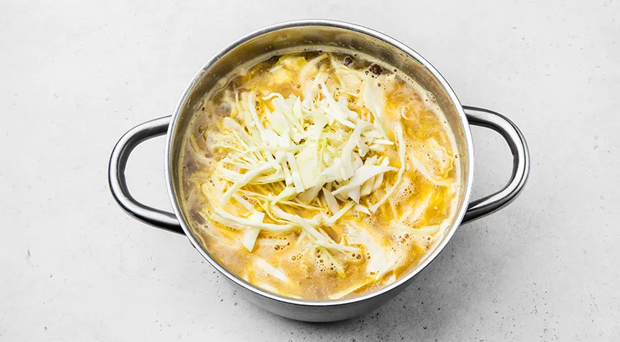 Щи с гречкой и свежей капустой