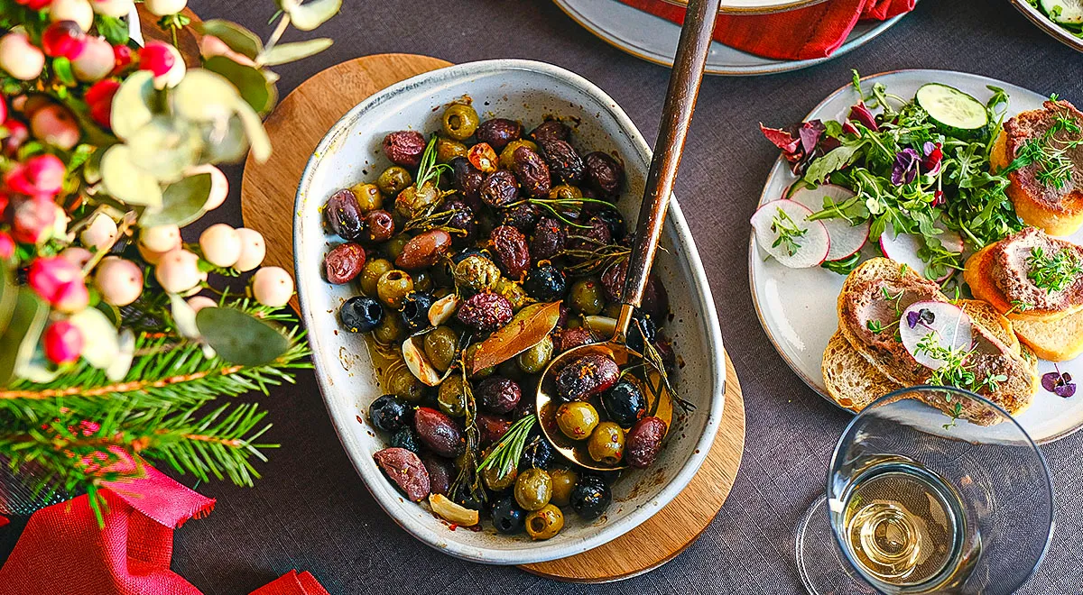 Теплая закуска из оливок