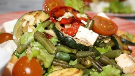 Рецепты с молочной продукцией, сыром Фета и черри