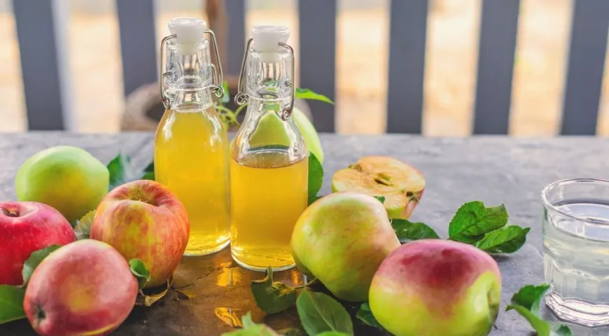 Яблочный уксус тормозит продвижение пищи по ЖКТ и замедляет процесс всасывания углеводов