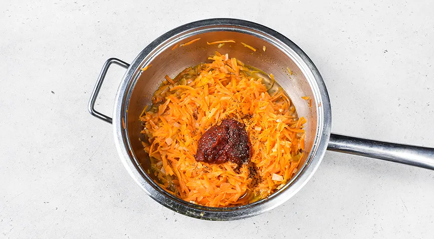 Голубцы овощные в морковном соусе