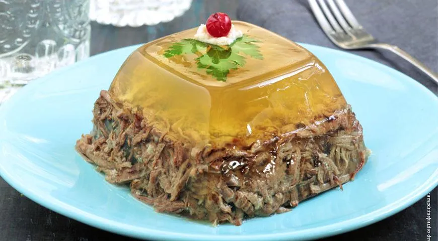 Рецепт холодца из говяжьей голяшки