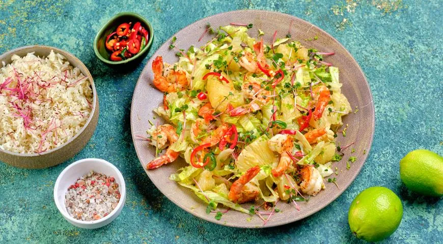 Теплый салат из креветок с помело, рецепт