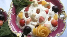 Рецепты с молочной продукцией, ягодами и изюмом