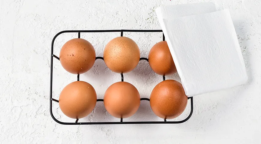 Салат из зеленого лука с яйцом