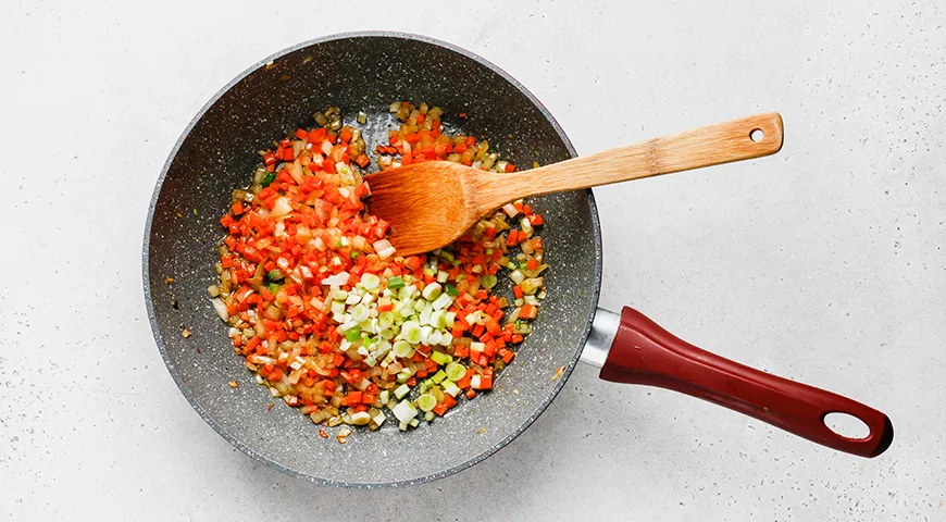 Тяхан с курицей и овощами