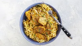 Карамельный цыпленок с лапшой, рецепт с рисовым уксусом