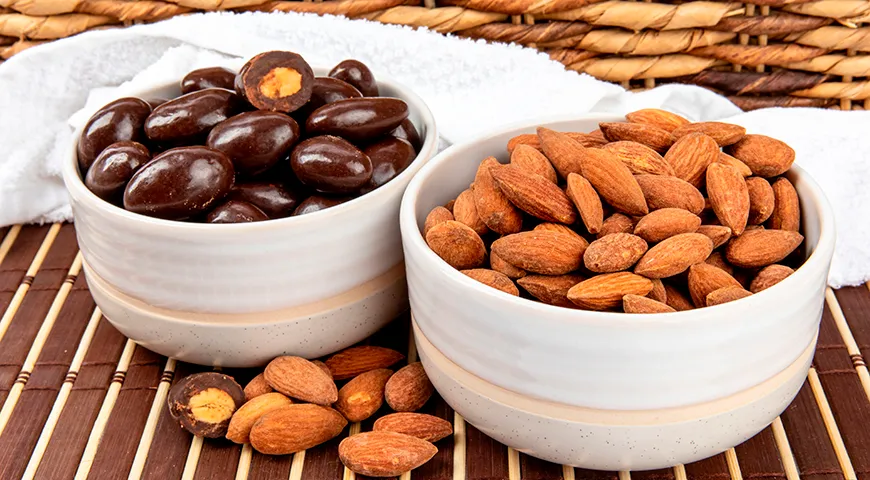 Орехи — это калорийный, но сытный и полезный перекус, богатый витаминами, минералами и жирами