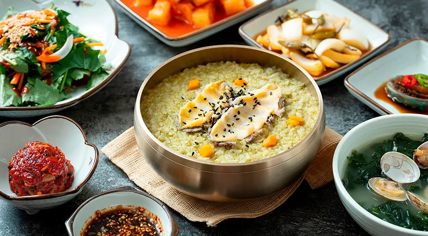 Нежная корейская рисовая каша с морским ушком (чонбок-чук)