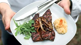 Ешьте мясо и шпинат, чтобы не было ПМС