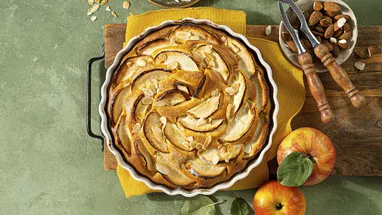 Дрожжевая плетёнка с яблоками - простой и вкусный рецепт с пошаговыми фото