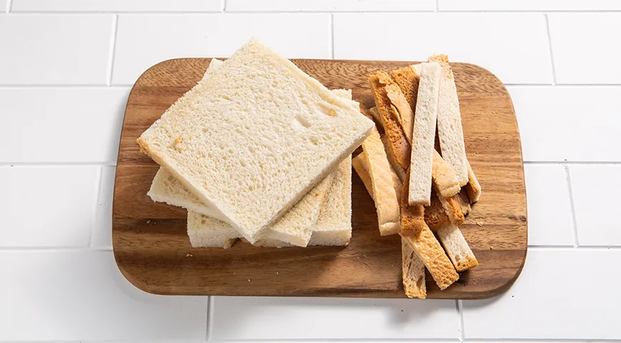 Канапе с творожным сыром, авокадо, красной рыбой и икрой